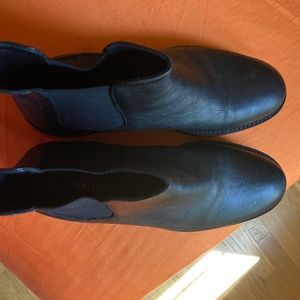 La Canadienne black leather Chelsea boots, worn once